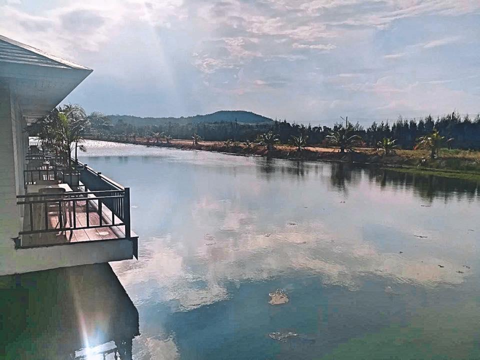 The Lake Hill Resort プランブリー エクステリア 写真